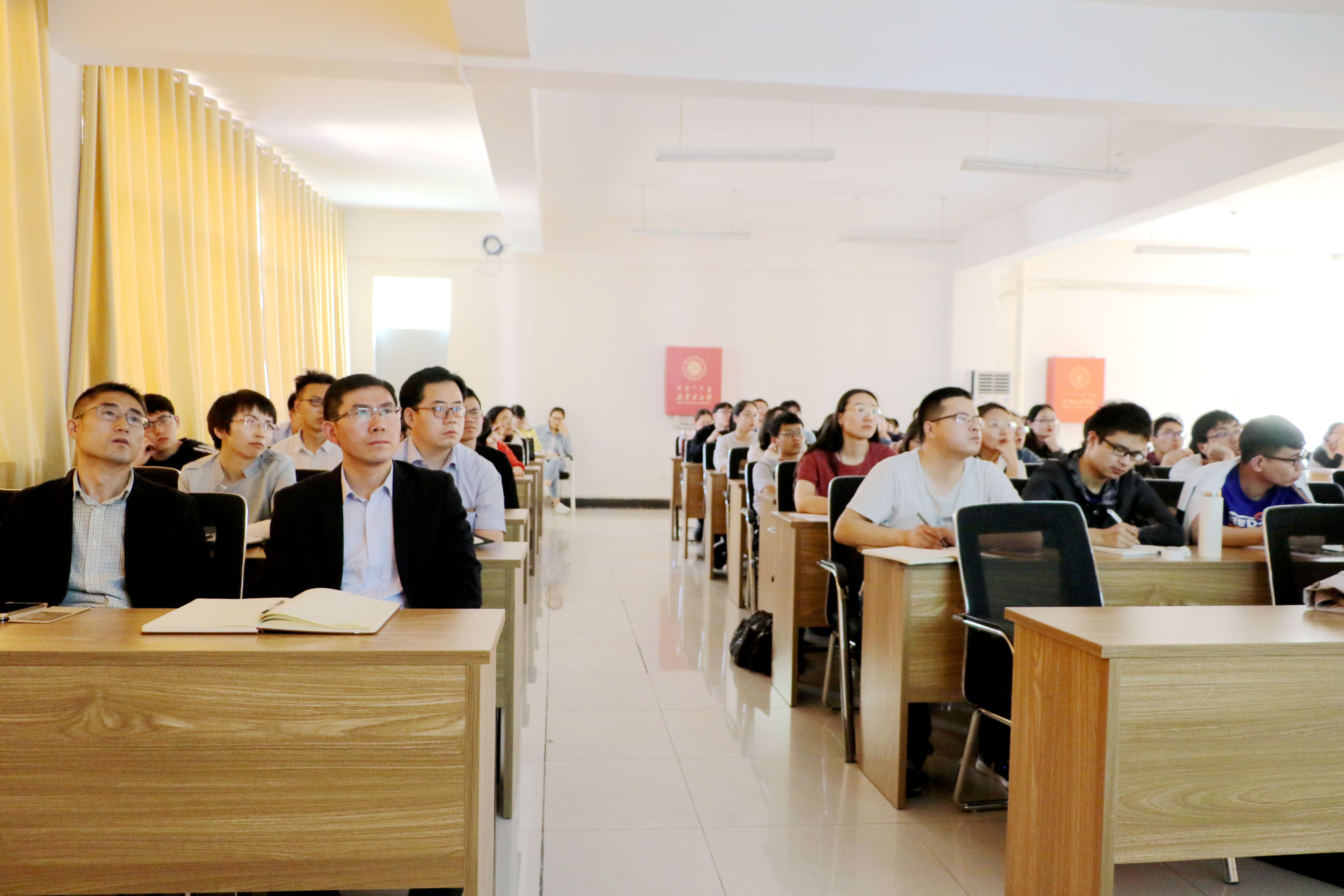王忠良教授、刘健研究员和大连化物所邓德会研究员、南开大学刘遵峰教授访问我校化学化工学院并作学术报告-内蒙古大学化学化工学院